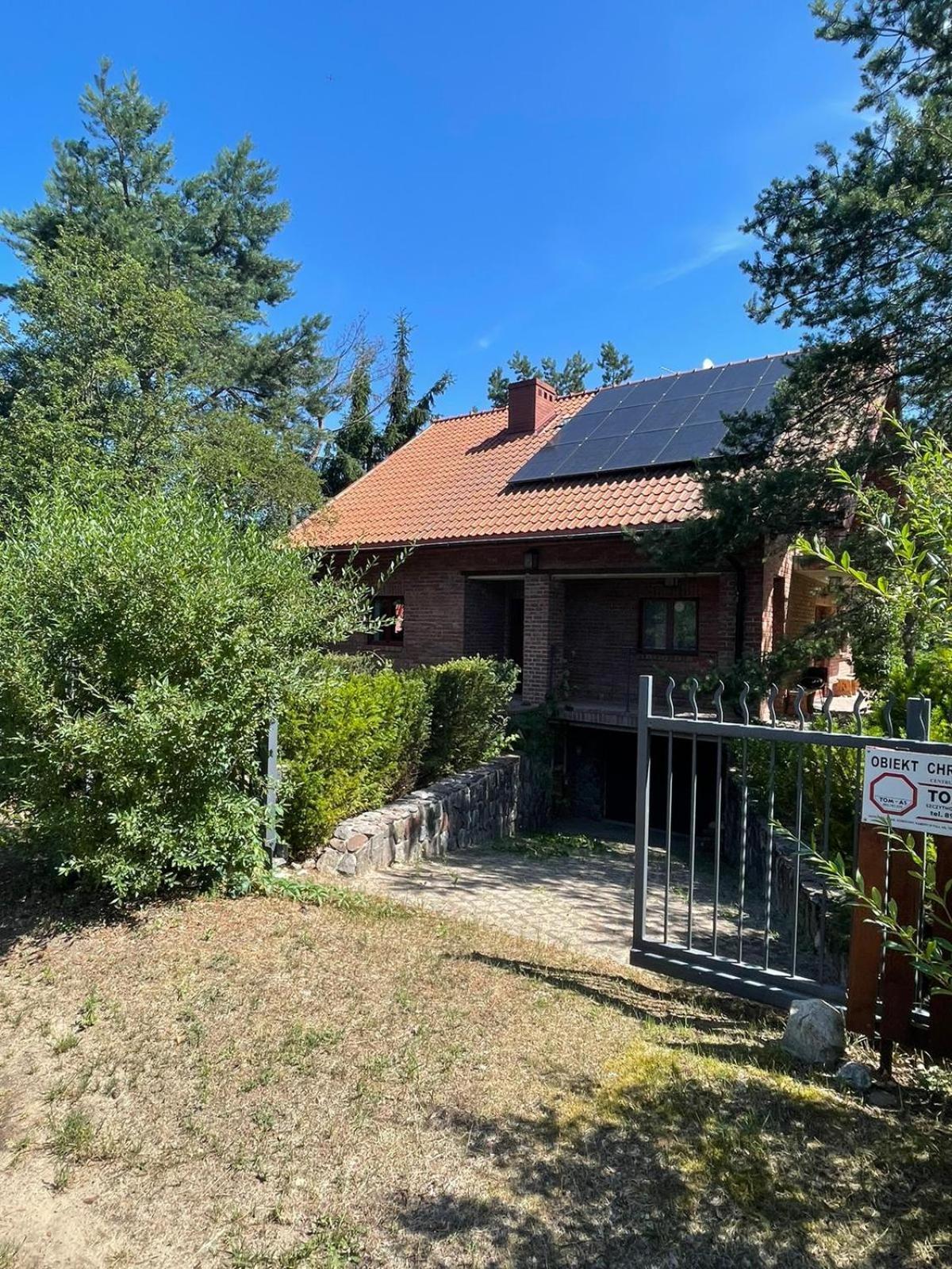 Dom Pod Glogami Villa Szczytno  Exteriör bild